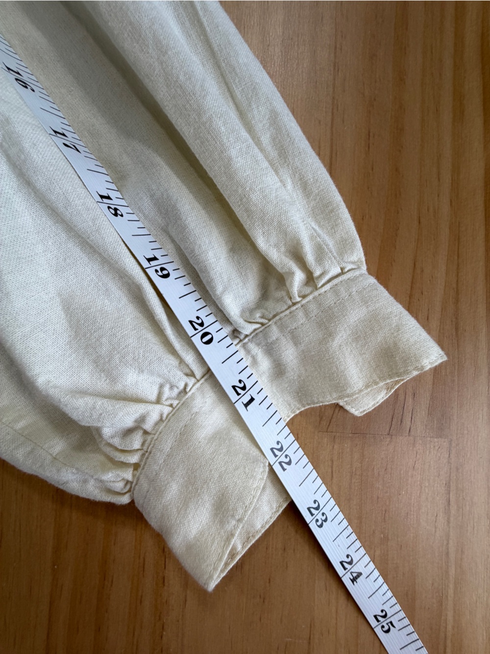 Cream Tee with Green Woven Logo Tag B12 - Picture 7 of 10